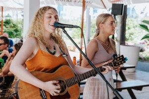Victoria-Park-Date-Ideas-Bistro-Sunday-Sounds
