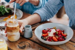 Victoria-Park-Date-Ideas-Bistro-Brekky-Park-Walk 